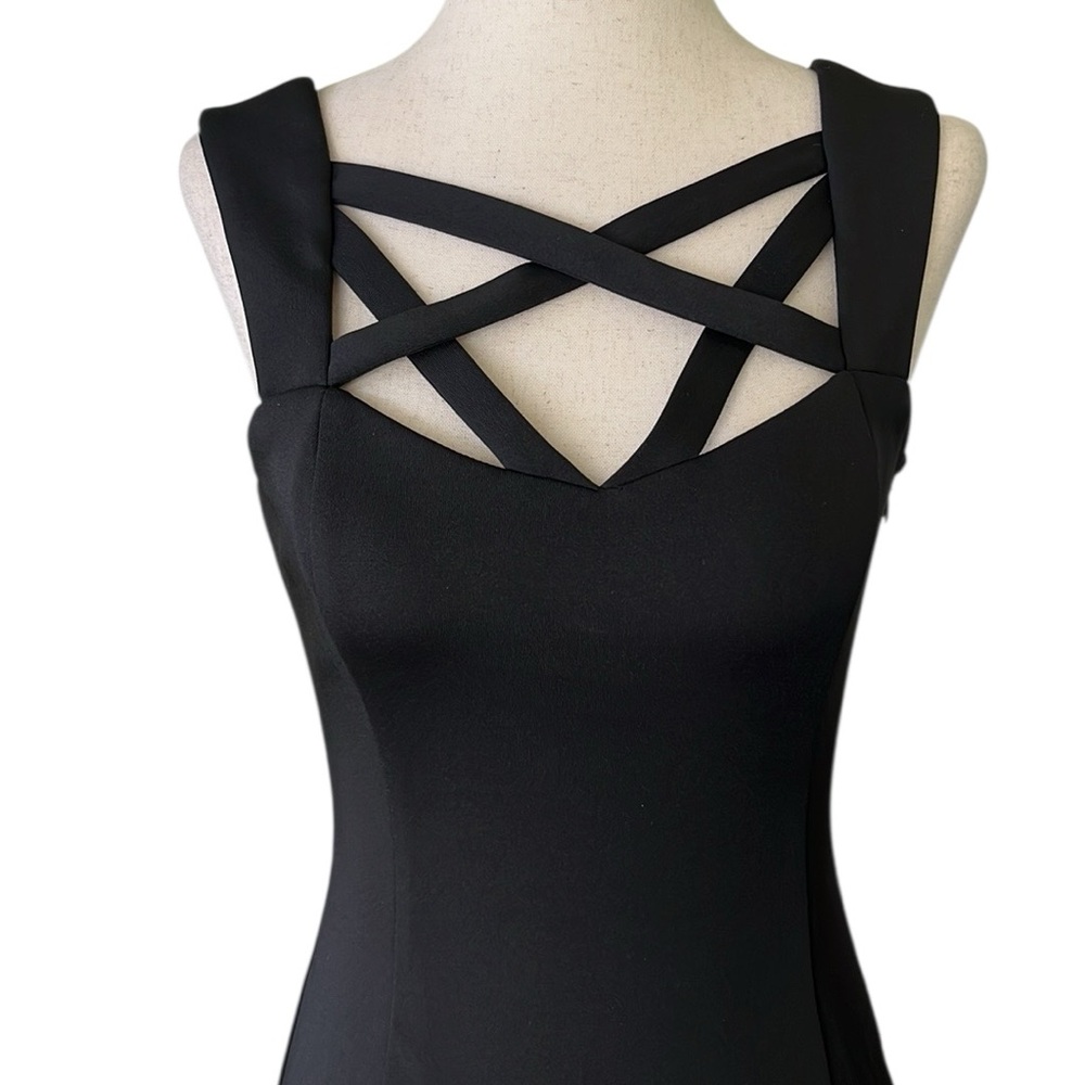 Guess Bodycon Criss Cross Sleeveless Dress - Picture 5 of 10
